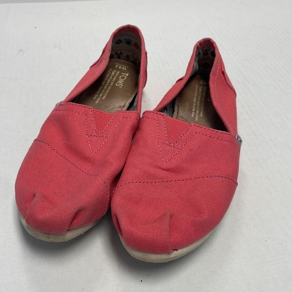 Tom's - Picture 1 of 5